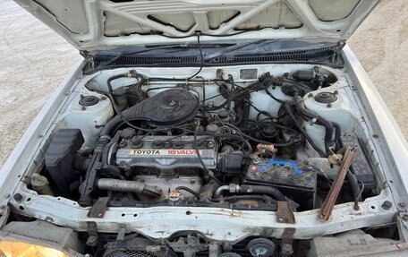 Toyota Carina, 1989 год, 140 000 рублей, 2 фотография