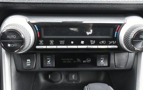 Toyota RAV4, 2021 год, 3 850 000 рублей, 17 фотография