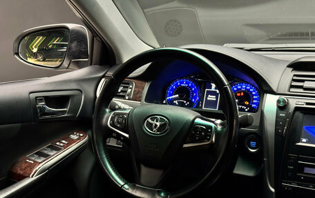 Toyota Camry, 2017 год, 2 800 000 рублей, 10 фотография