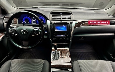 Toyota Camry, 2017 год, 2 800 000 рублей, 12 фотография