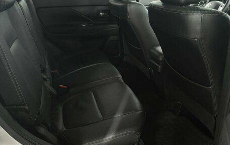 Mitsubishi Outlander III рестайлинг 3, 2016 год, 1 749 000 рублей, 20 фотография