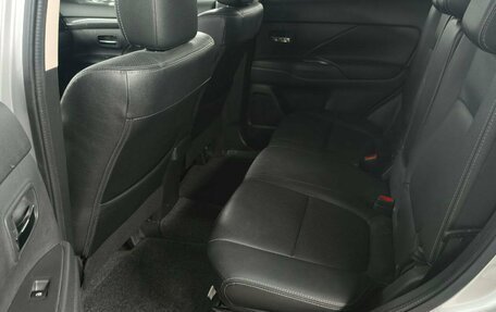 Mitsubishi Outlander III рестайлинг 3, 2016 год, 1 749 000 рублей, 19 фотография