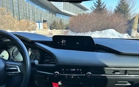 Mazda 3, 2022 год, 1 700 000 рублей, 10 фотография