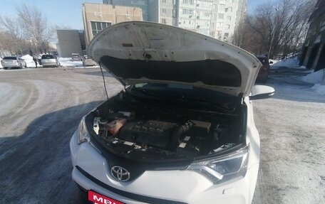 Toyota RAV4, 2016 год, 2 100 000 рублей, 3 фотография