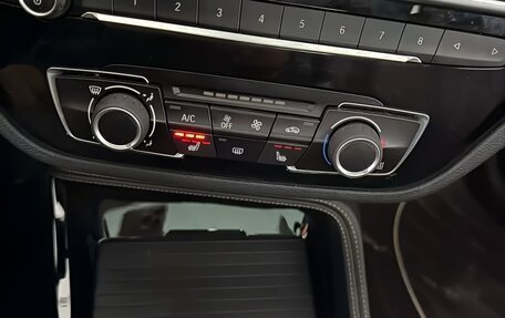 BMW 1 серия, 2022 год, 1 800 000 рублей, 15 фотография