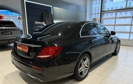 Mercedes-Benz E-Класс, 2019 год, 2 649 000 рублей, 4 фотография