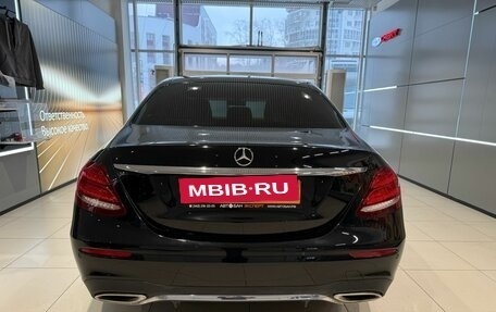 Mercedes-Benz E-Класс, 2019 год, 2 649 000 рублей, 5 фотография