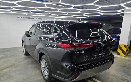 Toyota Highlander, 2025 год, 5 750 000 рублей, 2 фотография