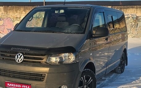 Volkswagen Caravelle T5, 2011 год, 1 400 000 рублей, 1 фотография