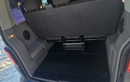 Volkswagen Caravelle T5, 2011 год, 1 400 000 рублей, 14 фотография