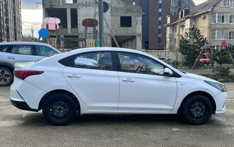 Hyundai Solaris II рестайлинг, 2020 год, 990 000 рублей, 3 фотография