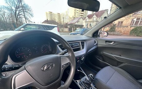 Hyundai Solaris II рестайлинг, 2020 год, 990 000 рублей, 5 фотография