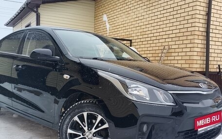 KIA Rio IV, 2018 год, 1 250 000 рублей, 2 фотография