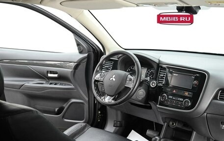 Mitsubishi Outlander III рестайлинг 3, 2016 год, 1 235 000 рублей, 11 фотография