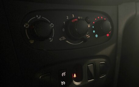 Renault Sandero II рестайлинг, 2017 год, 1 200 000 рублей, 21 фотография