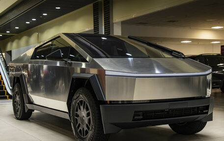 Tesla Cybertruck, 2024 год, 22 500 000 рублей, 5 фотография