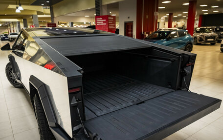 Tesla Cybertruck, 2024 год, 22 500 000 рублей, 31 фотография