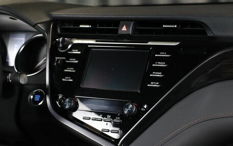 Toyota Camry, 2018 год, 2 319 000 рублей, 11 фотография