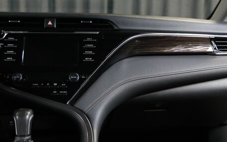 Toyota Camry, 2018 год, 2 319 000 рублей, 9 фотография