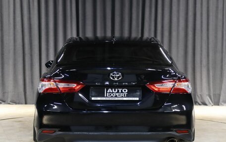 Toyota Camry, 2018 год, 2 319 000 рублей, 17 фотография