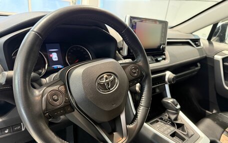Toyota RAV4, 2021 год, 3 699 000 рублей, 10 фотография