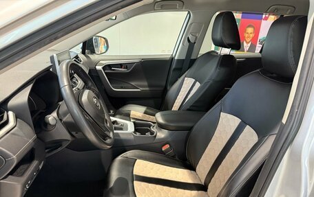 Toyota RAV4, 2021 год, 3 699 000 рублей, 9 фотография