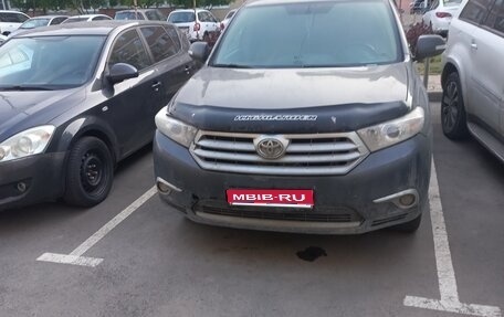 Toyota Highlander III, 2011 год, 1 450 000 рублей, 1 фотография