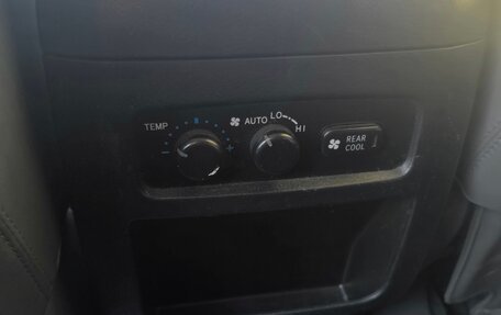 Toyota Land Cruiser Prado 120 рестайлинг, 2006 год, 2 200 000 рублей, 17 фотография