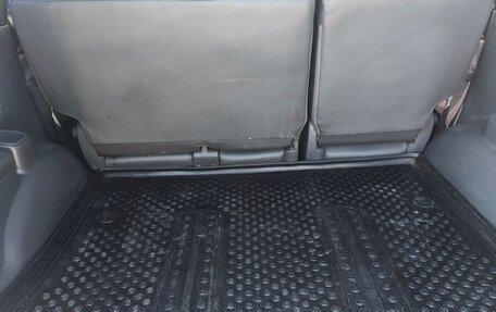 Toyota Land Cruiser Prado 120 рестайлинг, 2006 год, 2 200 000 рублей, 16 фотография