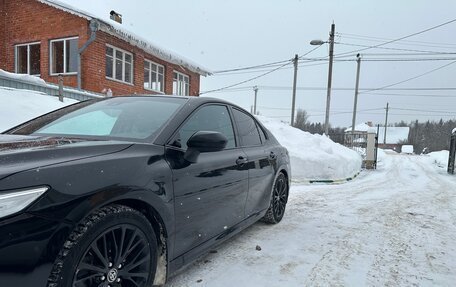 Toyota Camry, 2020 год, 3 270 000 рублей, 3 фотография