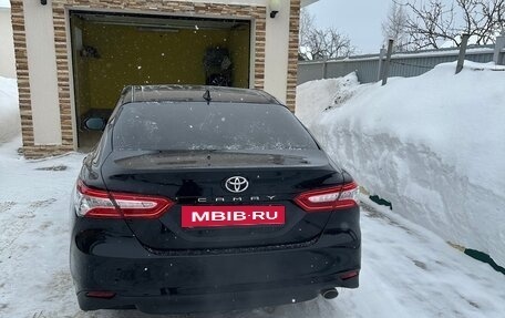 Toyota Camry, 2020 год, 3 270 000 рублей, 7 фотография