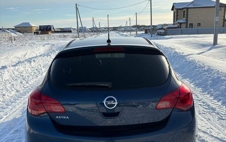 Opel Astra J, 2010 год, 650 000 рублей, 2 фотография