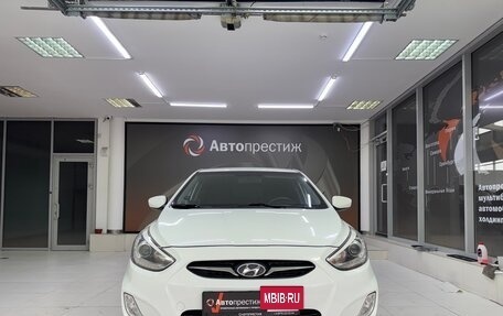 Hyundai Solaris II рестайлинг, 2013 год, 1 200 000 рублей, 2 фотография