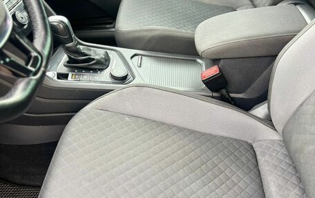 Volkswagen Tiguan II, 2018 год, 2 590 000 рублей, 2 фотография