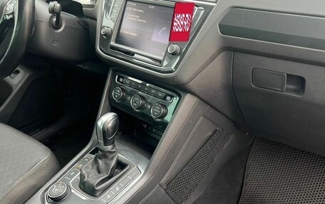 Volkswagen Tiguan II, 2018 год, 2 590 000 рублей, 6 фотография