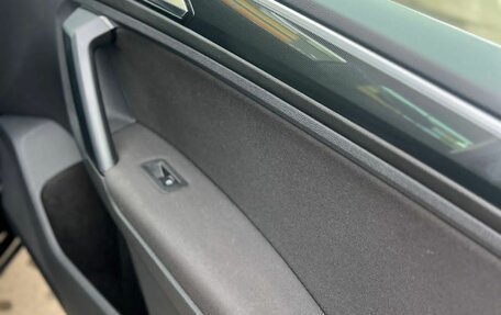 Volkswagen Tiguan II, 2018 год, 2 590 000 рублей, 14 фотография