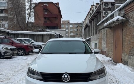 Volkswagen Jetta VI, 2016 год, 1 090 000 рублей, 2 фотография