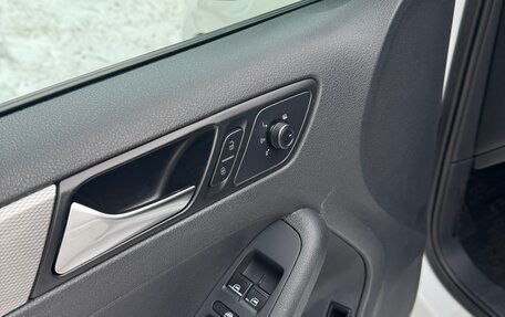 Volkswagen Jetta VI, 2016 год, 1 090 000 рублей, 13 фотография