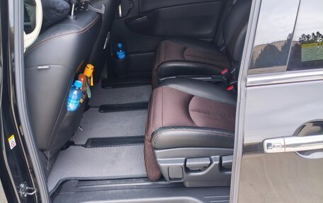 Nissan Elgrand III, 2019 год, 3 400 000 рублей, 19 фотография