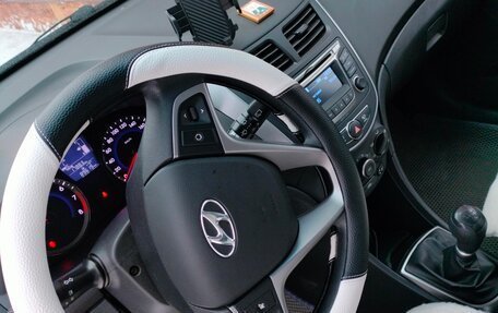 Hyundai Solaris II рестайлинг, 2016 год, 1 150 000 рублей, 11 фотография