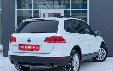 Volkswagen Touareg III, 2013 год, 2 199 000 рублей, 2 фотография