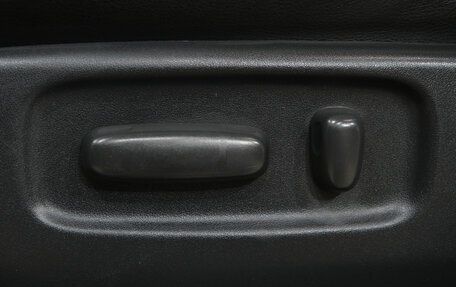 Toyota RAV4, 2006 год, 1 099 000 рублей, 25 фотография