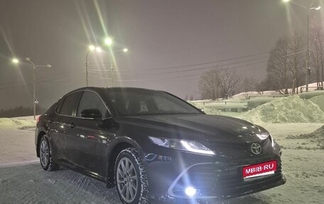 Toyota Camry, 2021 год, 2 000 000 рублей, 4 фотография