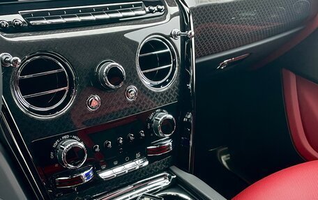 Rolls-Royce Cullinan, 2021 год, 38 000 000 рублей, 12 фотография