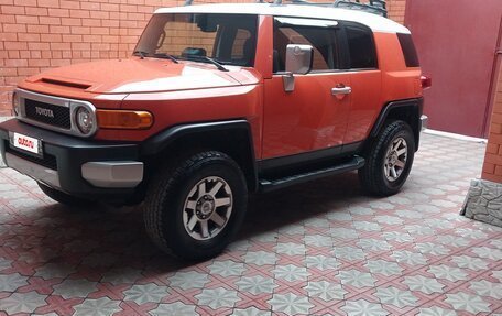 Toyota FJ Cruiser, 2013 год, 4 550 000 рублей, 2 фотография