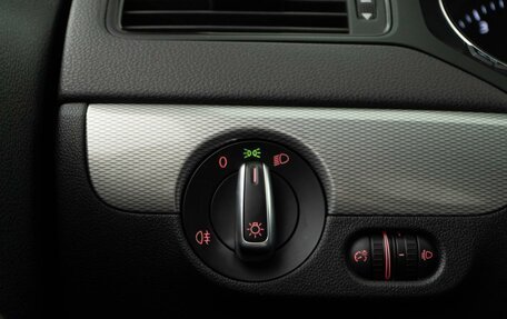 Volkswagen Jetta VI, 2015 год, 1 263 055 рублей, 18 фотография