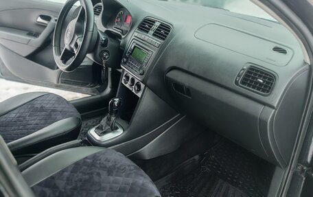 Volkswagen Polo VI (EU Market), 2011 год, 715 000 рублей, 13 фотография