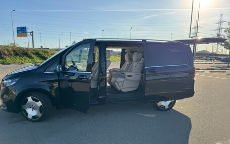 Mercedes-Benz V-Класс, 2024 год, 13 500 000 рублей, 3 фотография