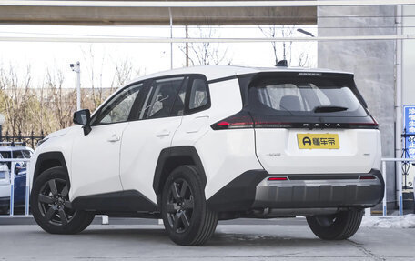 Toyota RAV4, 2025 год, 4 880 000 рублей, 3 фотография