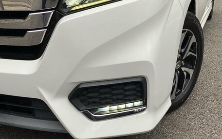 Honda Stepwgn IV, 2018 год, 1 690 000 рублей, 8 фотография